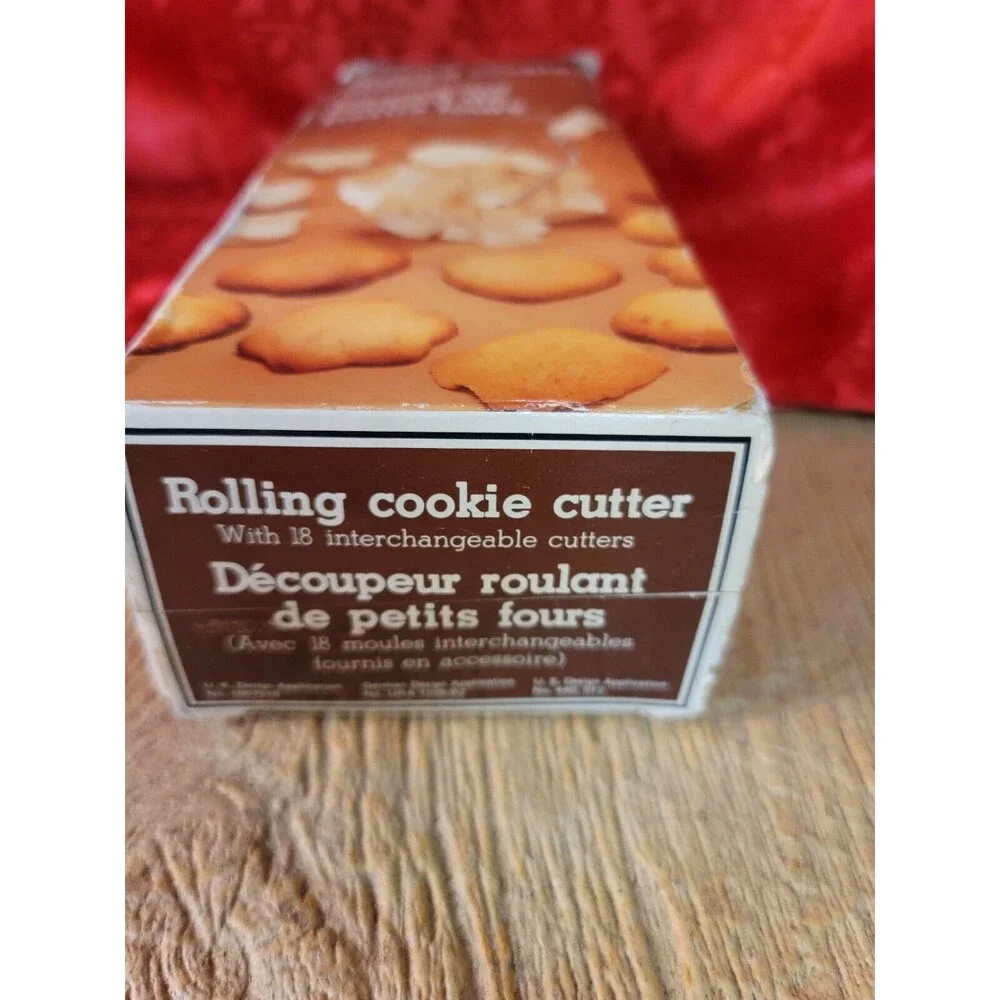 Vintage Rolling Cookie Cutter with 18 Interchangeable Cutters Shapes Christmas